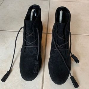 Dr. Scholl’s Dakota suede heel boot laceup 7.5